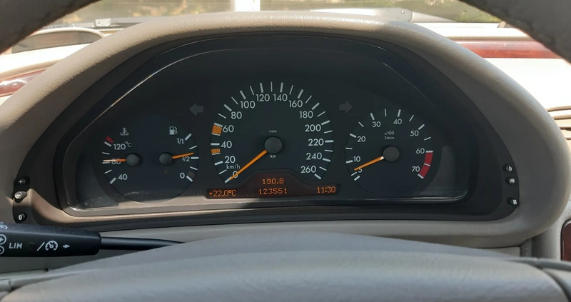 Mercedes-Benz CLS cena 46500 przebieg: 69000, rok produkcji 2006 z Nasielsk małe 79